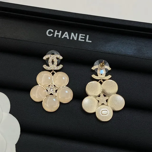 Chanel Boucles d'Oreilles Rose Beige Floral Cluster Cabochon 3