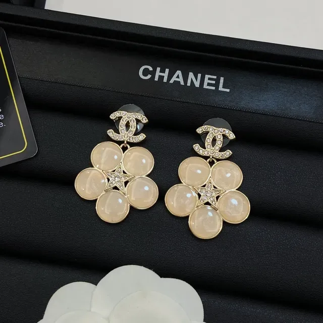 Chanel Boucles d'Oreilles Rose Beige Floral Cluster Cabochon 4