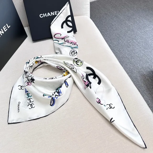 Chanel Scarf-Tied Strapless Graphic-Print Vest Top 5