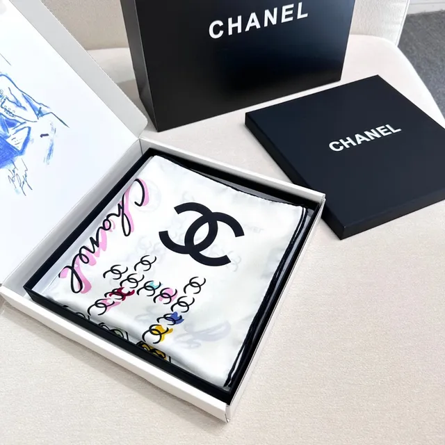 Chanel Scarf-Tied Strapless Graphic-Print Vest Top 7