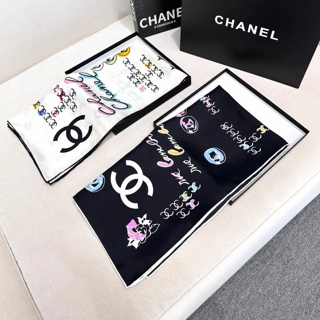 Chanel Scarf-Tied Strapless Graphic-Print Vest Top 8