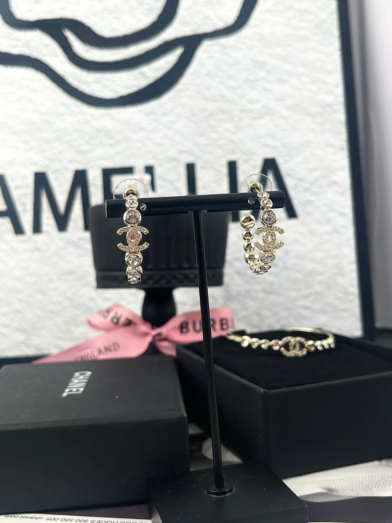 Chanel Aros plateados transparentes silueta de aro cristal-set bezels aretes 5