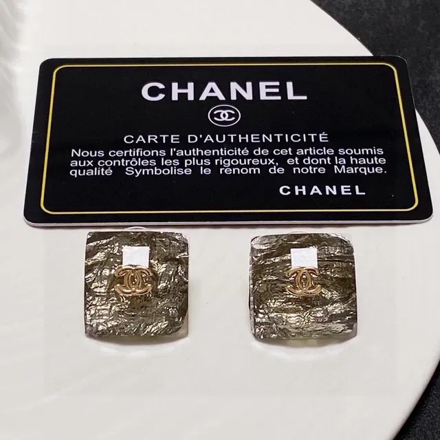 Chanel Square Crinkled Metallic Gold-Tone CC Logo Earrings 8