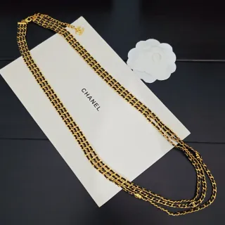 Chanel ट्रिपल-चेन गोल्ड-टोन और ब्लैक लेदर नेकलेस