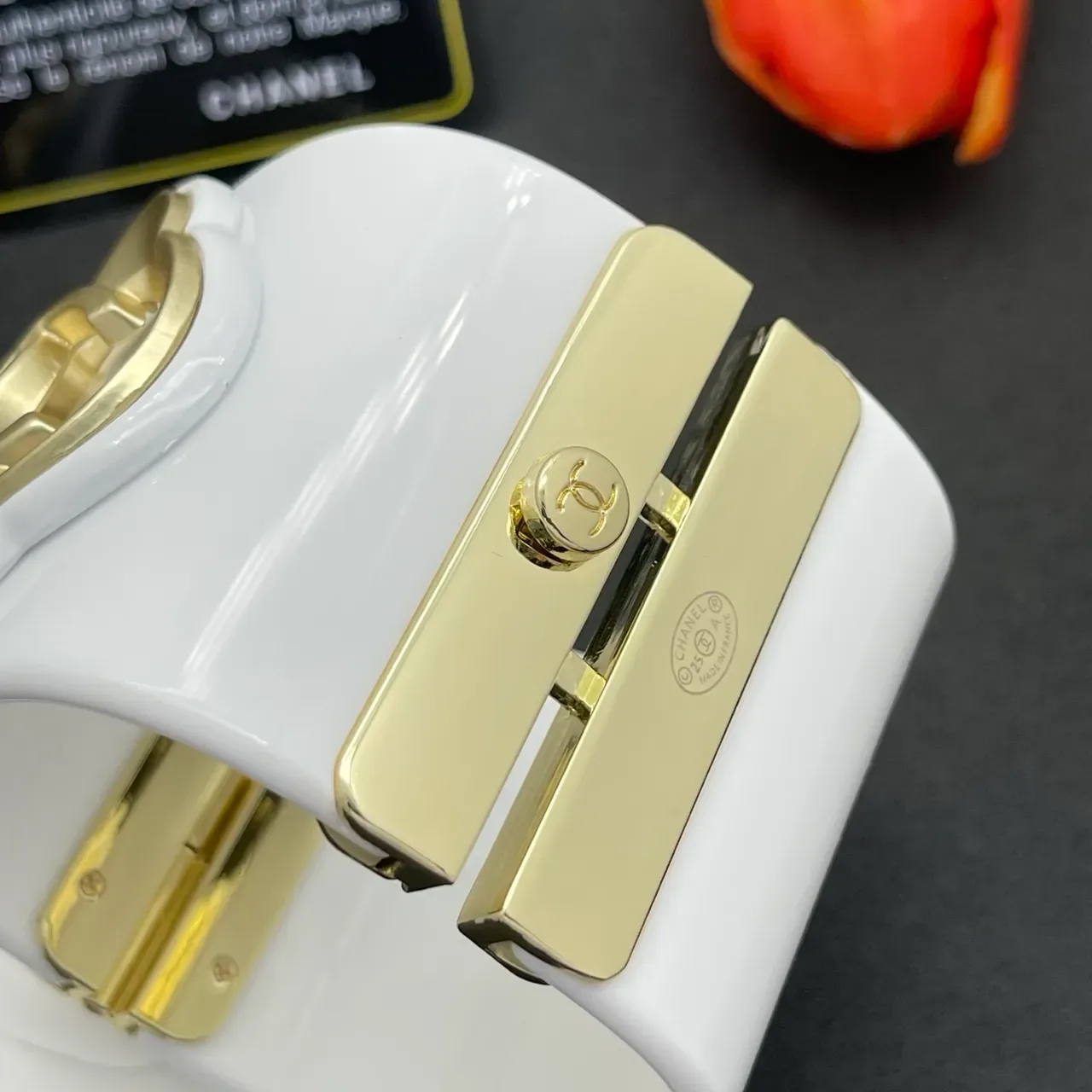 Chanel Bolsa Clutch Branco e Dourado Quatro Folhas CC 3