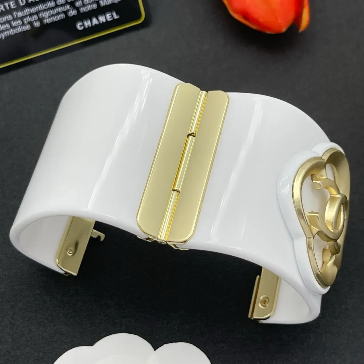 Chanel Bolsa Clutch Branco e Dourado Quatro Folhas CC 5