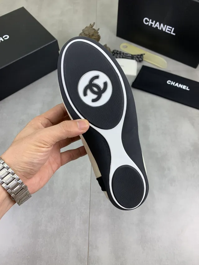Chanel White Black Two-Tone Panelled Suede And Leather Lifestyle Sneakers 2