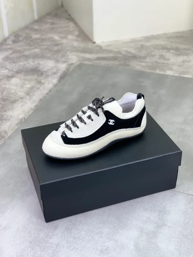 Chanel White Black Two-Tone Panelled Suede And Leather Lifestyle Sneakers 4