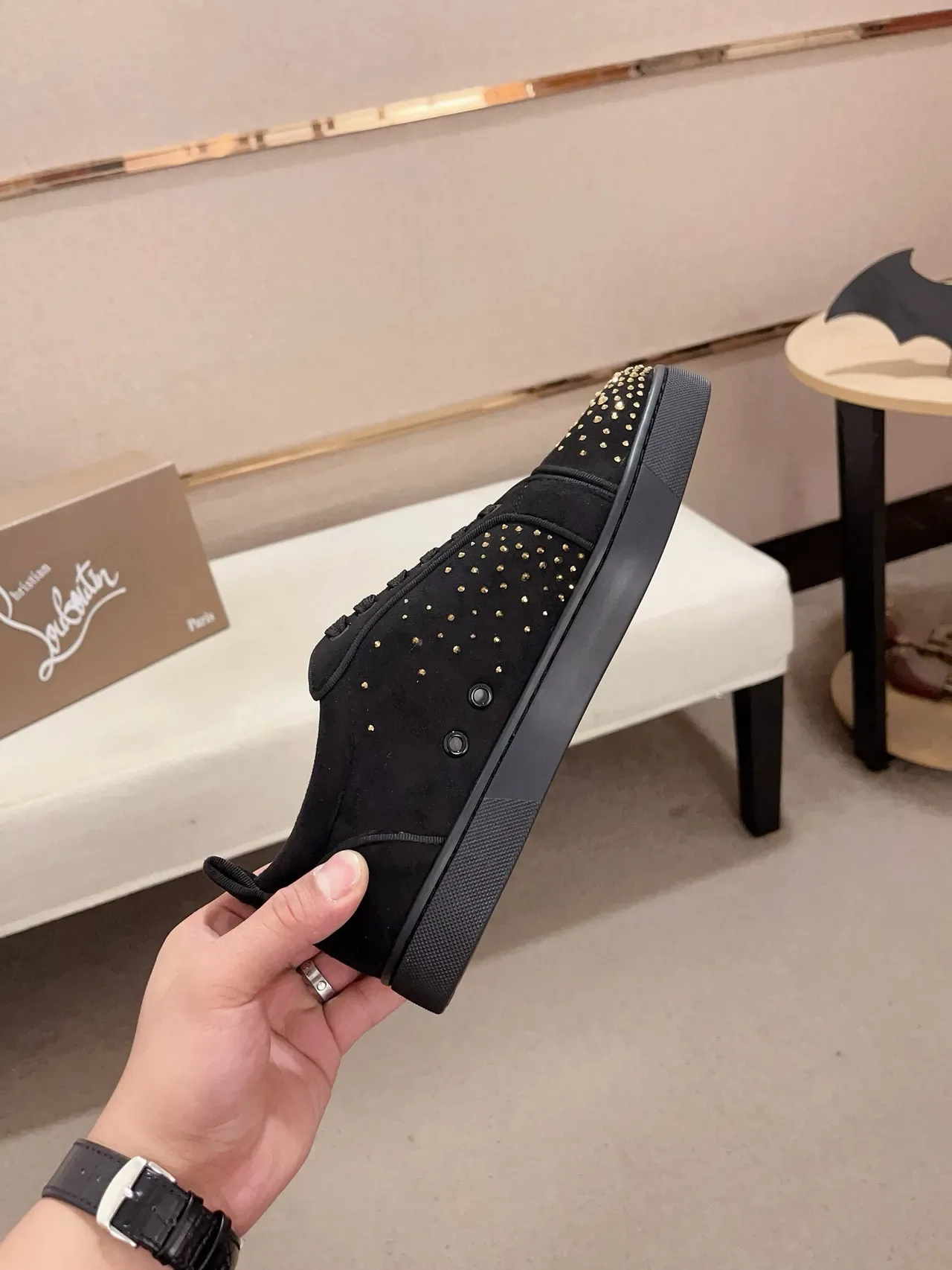 Christian Louboutin أسود ذهبي غاموس تطريز المسامير لايف ستايل سنيكرز 5