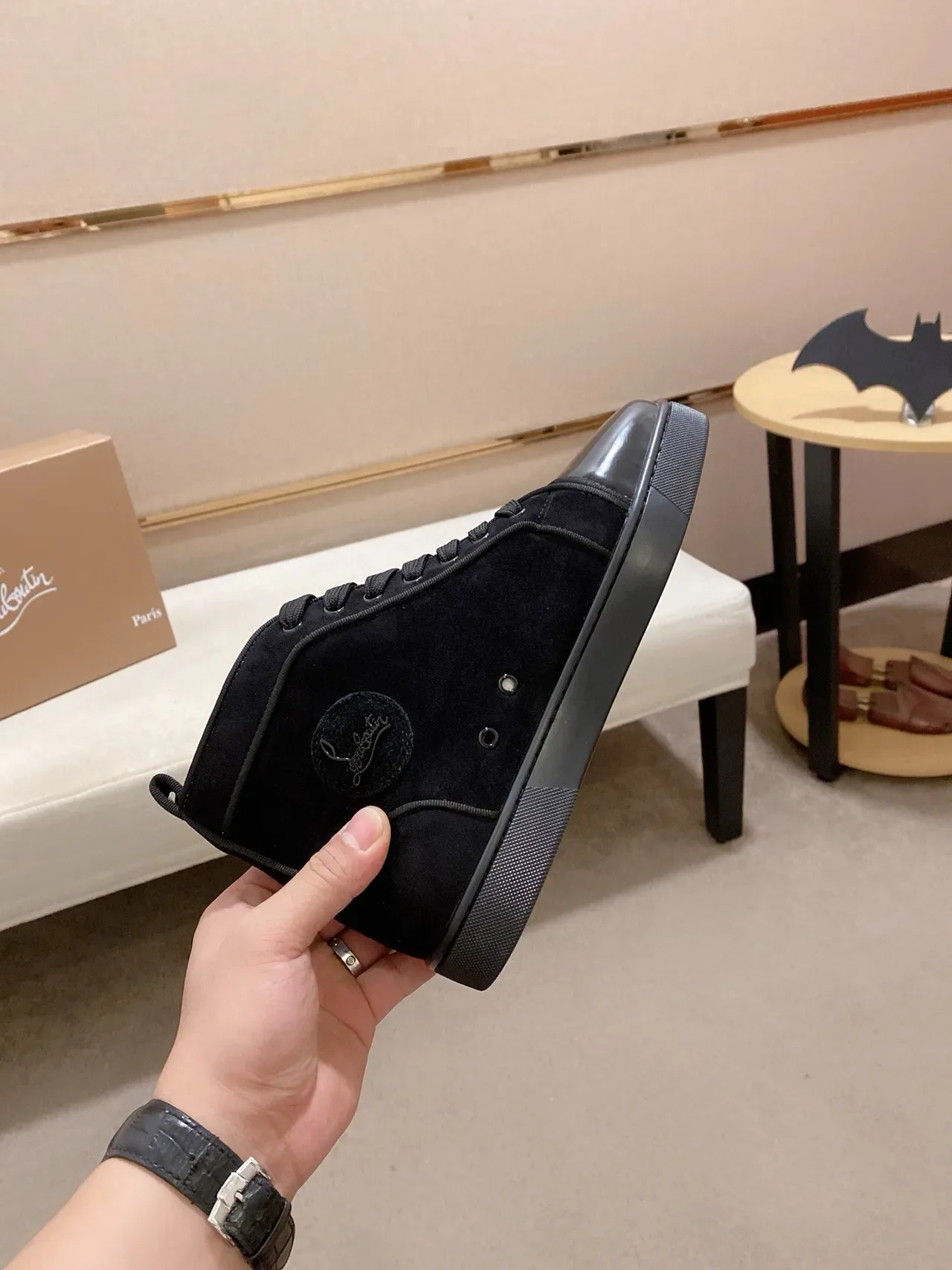 Christian Louboutin Baskets Lifestyle Noires en Daim et Cuir Verni Hautes 5