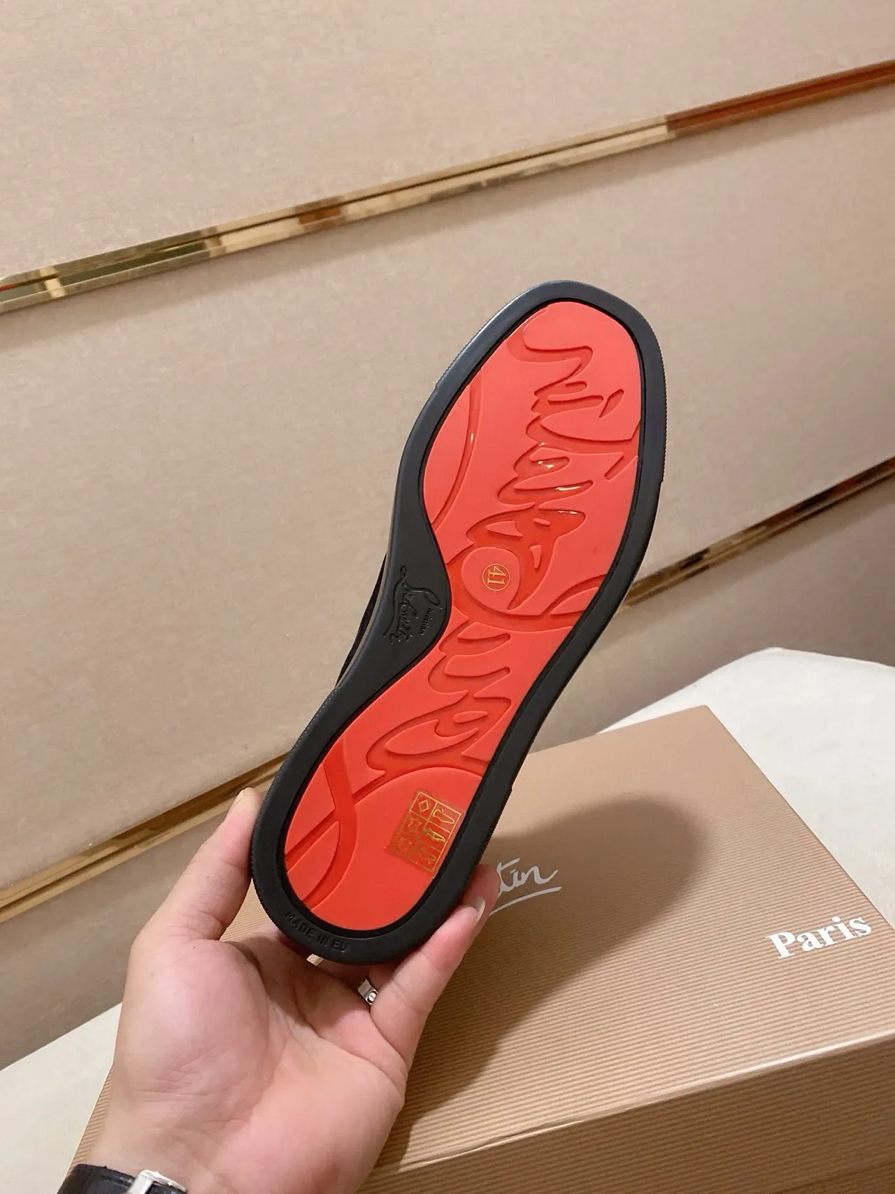 Christian Louboutin Baskets Lifestyle Noires en Daim et Cuir Verni Hautes 9