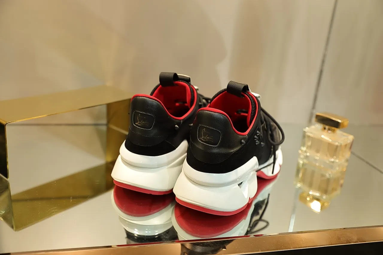 Christian Louboutin Chaussures noires rouges semelle sculptée cuir et mesh supérieure baskets à semelle épaisse 3