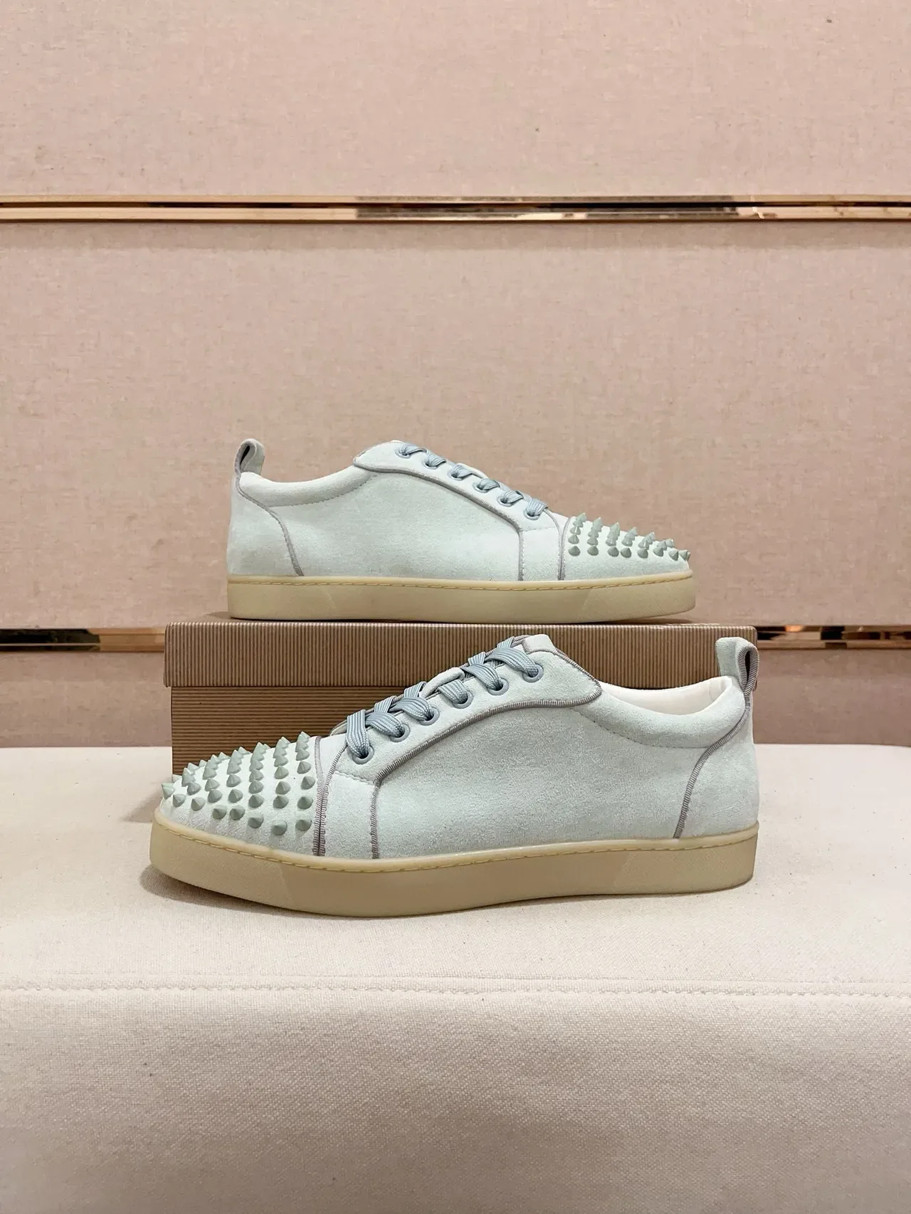 Christian Louboutin Bleu Beige Cap Toe Spiked Upper Daim Lifestyle Sneakers 7