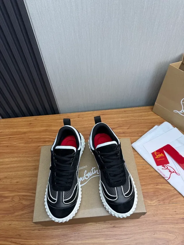 Christian Louboutin Bubble Low Noir et Blanc chaussures lifestyle 2
