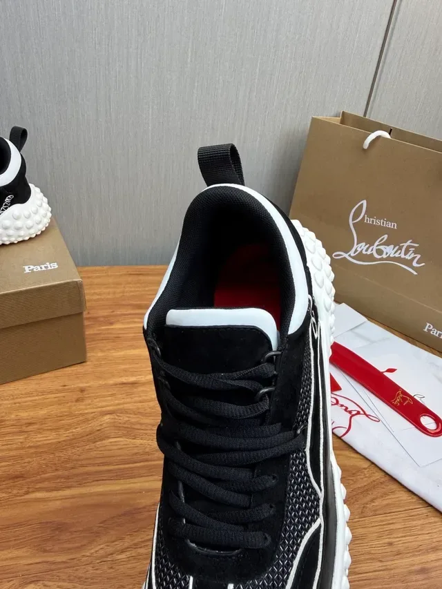Christian Louboutin Bubble Low Noir et Blanc chaussures lifestyle 7
