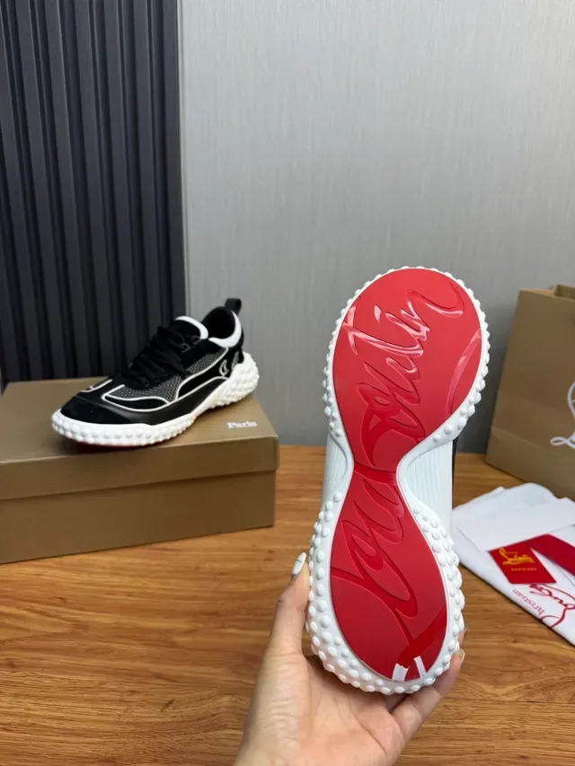 Christian Louboutin Bubble Low Noir et Blanc chaussures lifestyle 9