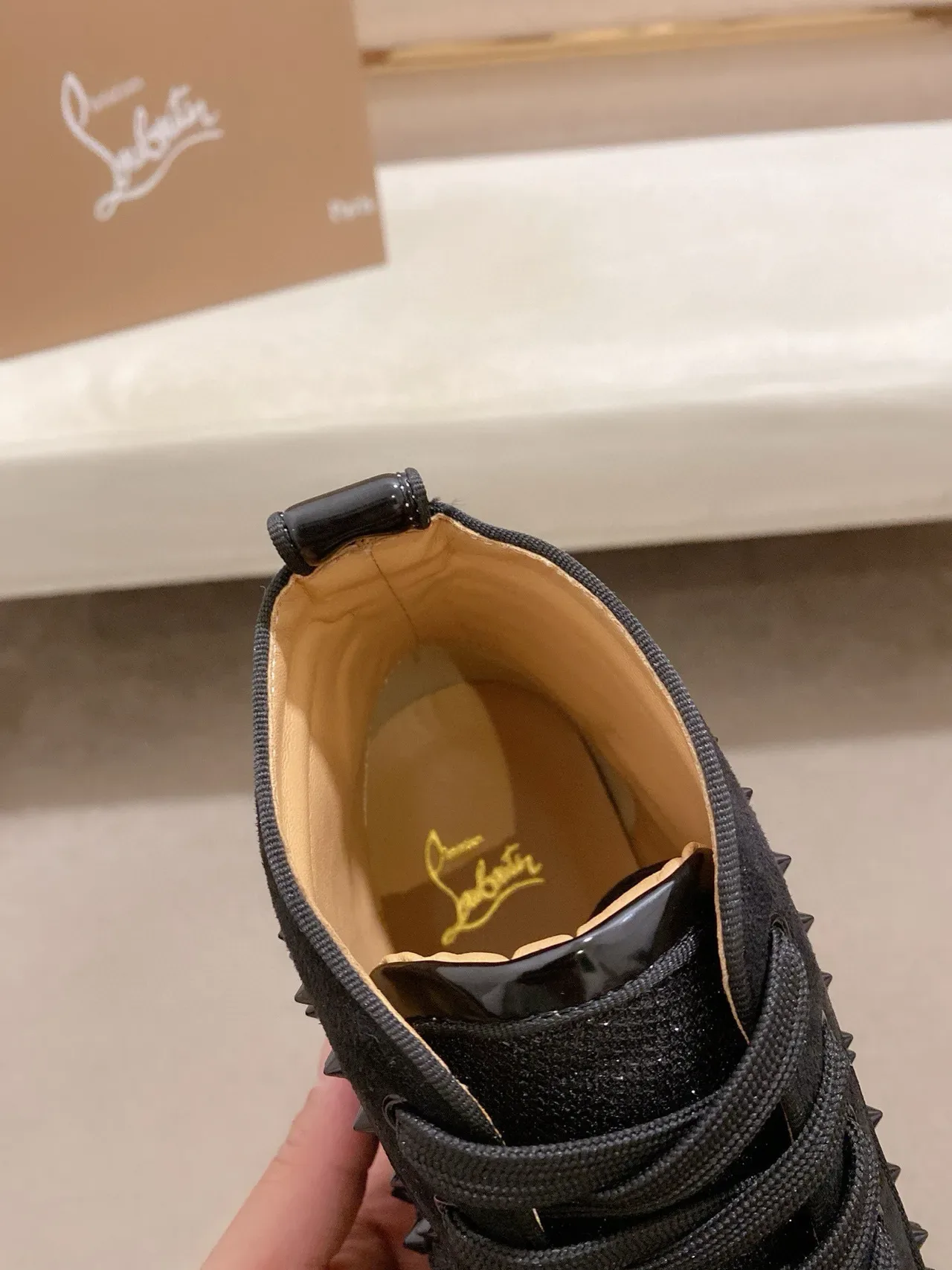 Christian Louboutin Louis Spikes أحذية رياضية سوداء مزينة بمسامير عالية القدم 6