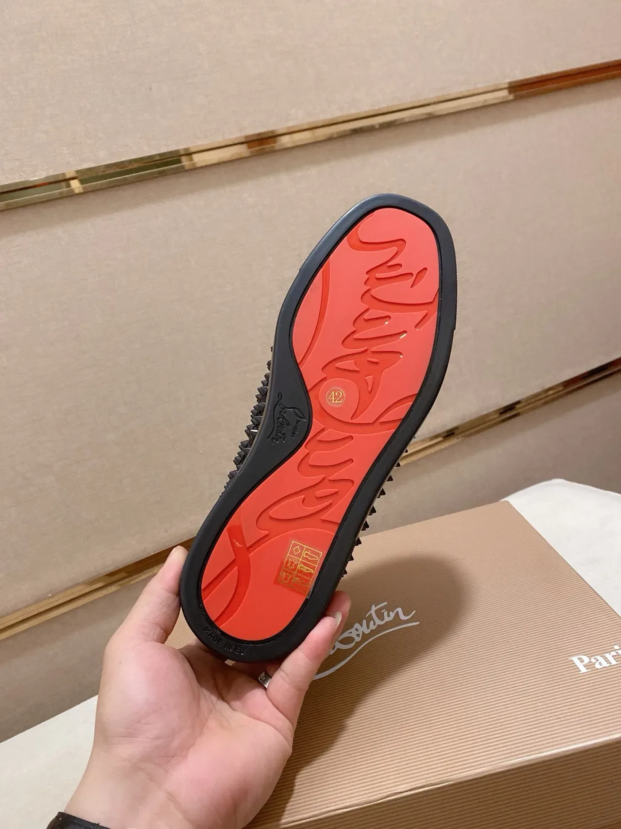 Christian Louboutin Louis Spikes أحذية رياضية سوداء مزينة بمسامير عالية القدم 9