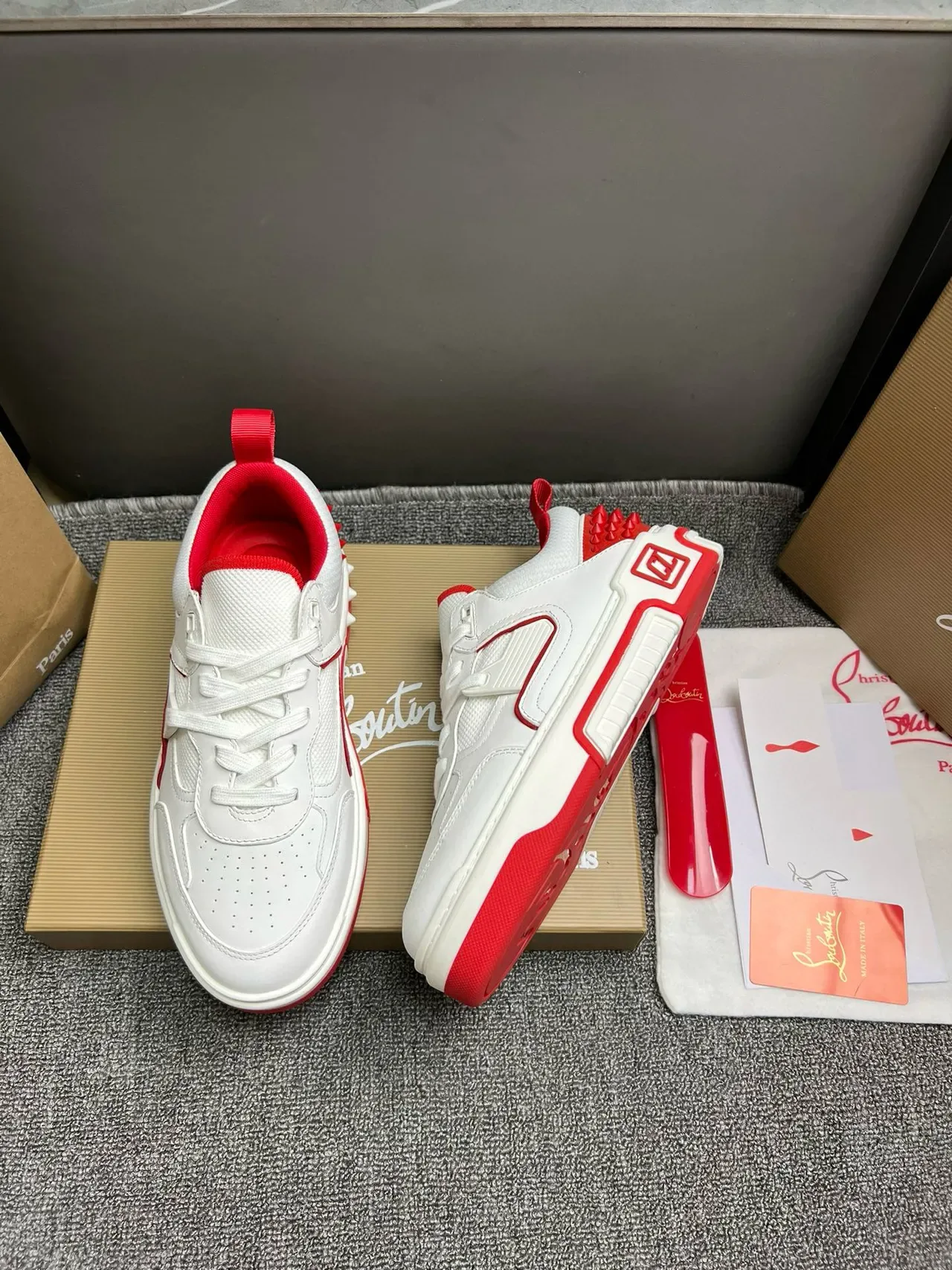 Christian Louboutin Sneakers Lifestyle Blanc et Rouge à Talon à Picots 3