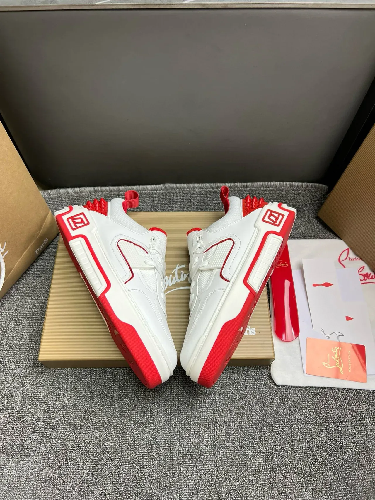 Christian Louboutin Sneakers Lifestyle Blanc et Rouge à Talon à Picots 5