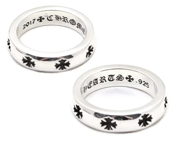 Chrome Hearts Bague de Bande Croisée Argent Noir Poli Motifs Bague 7