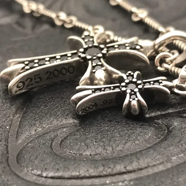 Chrome Hearts Double Cross Pingente Preto Pavé 4