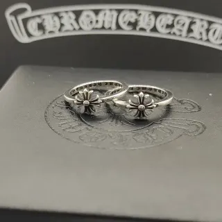 Chrome Hearts ফ্লোরাল ক্রস চাঁদি স্ট্যাকেবল রিংস