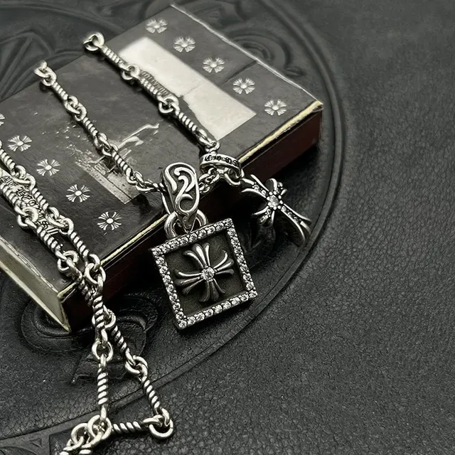 Chrome Hearts قلادة فضة أسود سلسلة حبل ملتوية Pavé-Set لocket مربعة 5