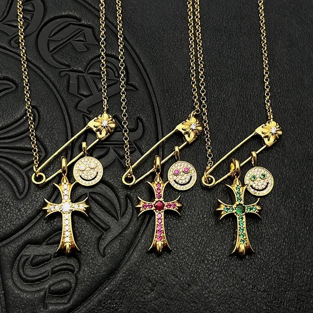 Chrome Hearts Smiley Cross et Pavé Cross Gold-Tone colliers de gemmes 6