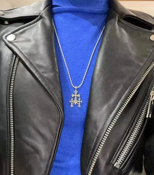 Chrome Hearts Collier à pendentif Triple Cross 2