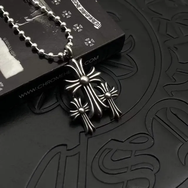 Chrome Hearts Collier à pendentif Triple Cross 5