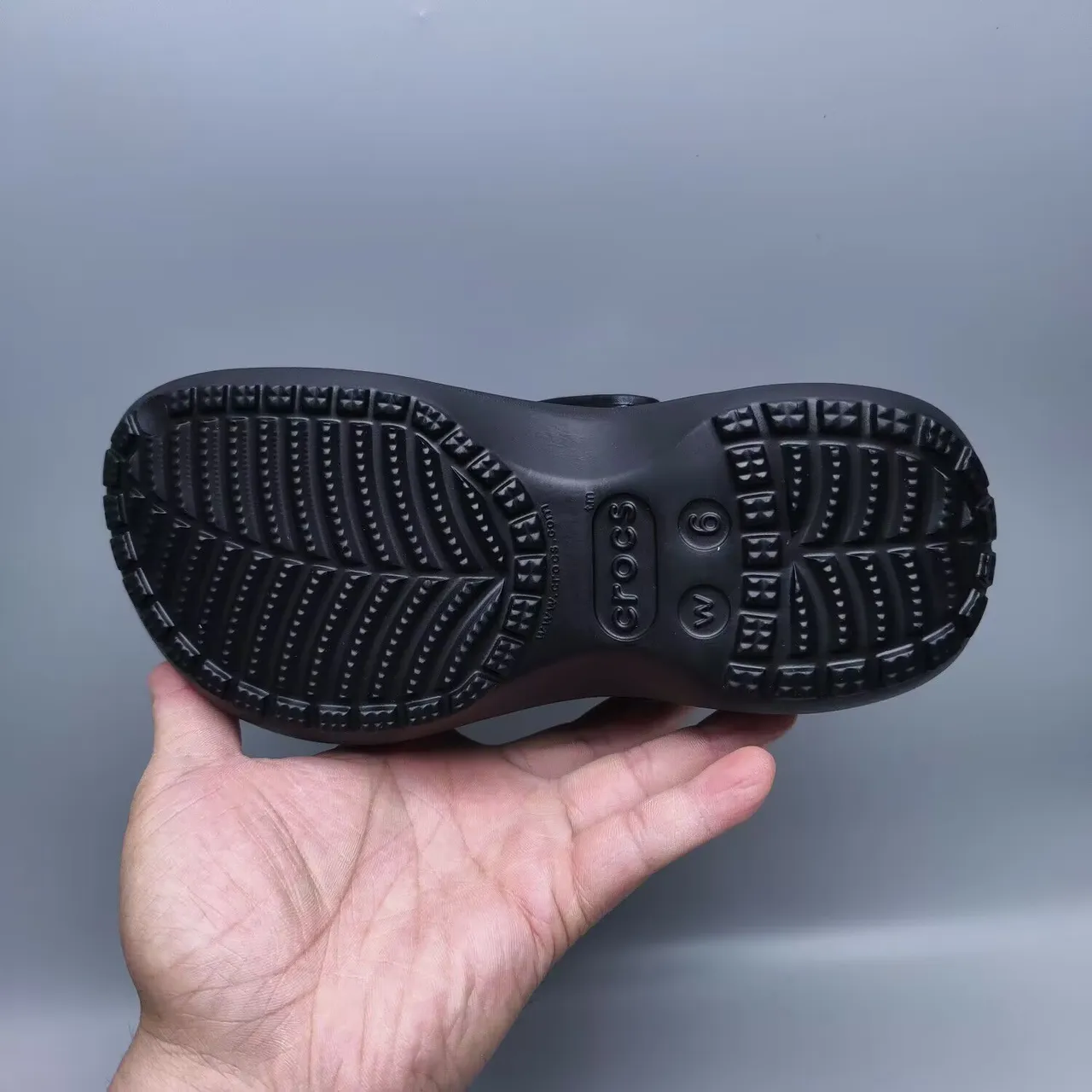 Crocs Classic Clog أسود رغوة مبطنة كلوج 4