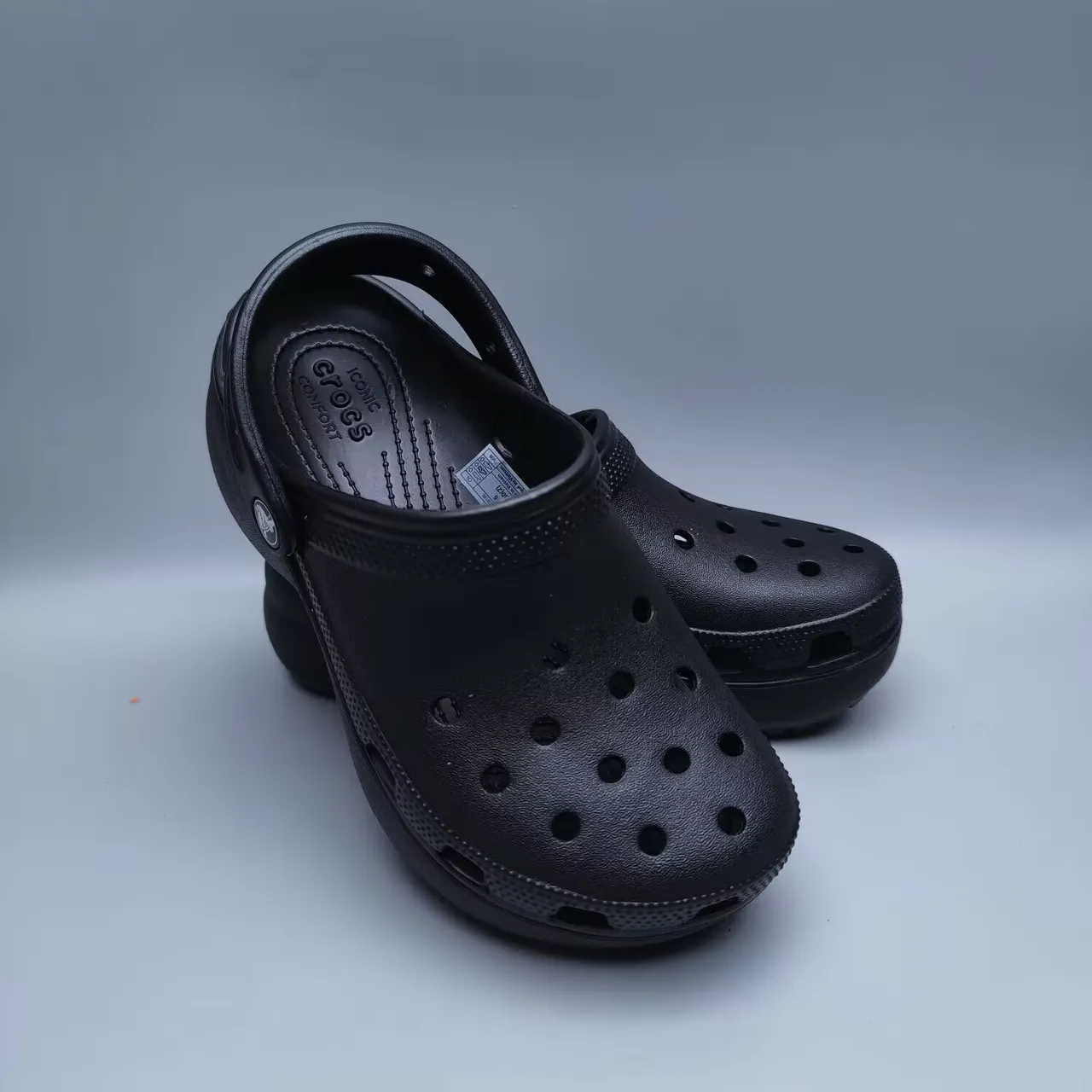 Crocs Classic Clog أسود رغوة مبطنة كلوج 8