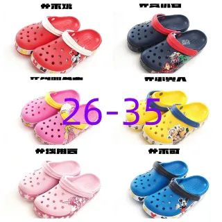 Crocs Zueco Clásico Rojo Blanco Construcción de Espuma Perforada Correa Ajustable Zueco