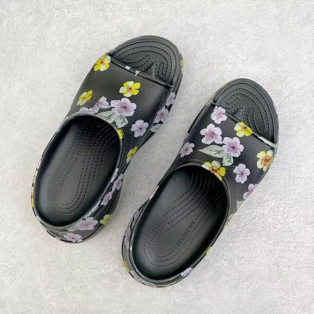 Crocs Echo Clog Floral Print Black Platform Clog 8