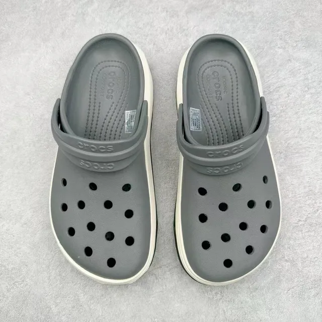 Crocs Echo Clog Zueco gris y crema de plataforma 2