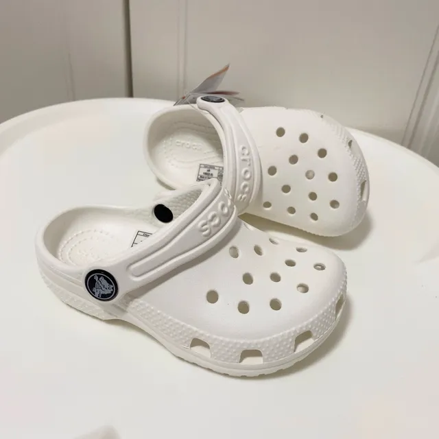 Crocs أبيض رغوة مبللة مثقبة علوية كلوج 8