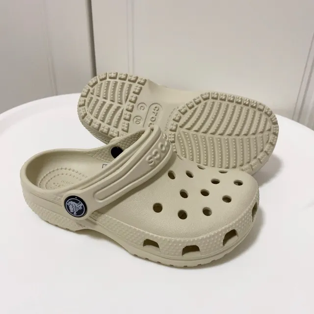 Crocs أبيض رغوة مبللة مثقبة علوية كلوج 14