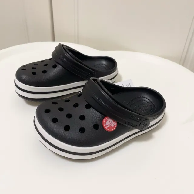 Crocs أبيض رغوة مبللة مثقبة علوية كلوج 17