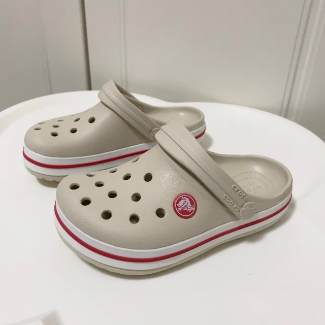 Crocs أبيض رغوة مبللة مثقبة علوية كلوج 21