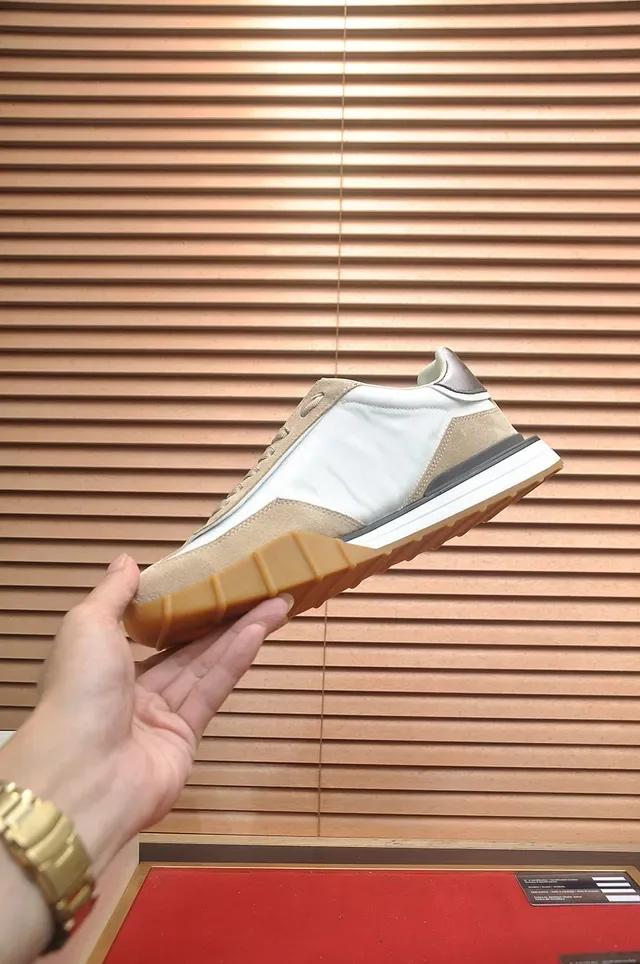 DC Shoes White Beige Retro Runner Silhouette Layered Suede And Leather Upper Lifestyle Sneakers 5