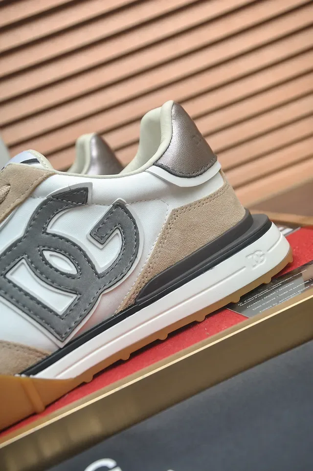 DC Shoes White Beige Retro Runner Silhouette Layered Suede And Leather Upper Lifestyle Sneakers 9