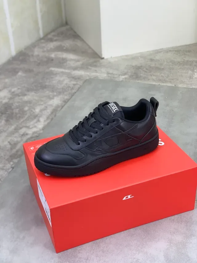 Diesel Noir Rouge Cuir pleine fleur tige cap perforé Chaussures lifestyle 4