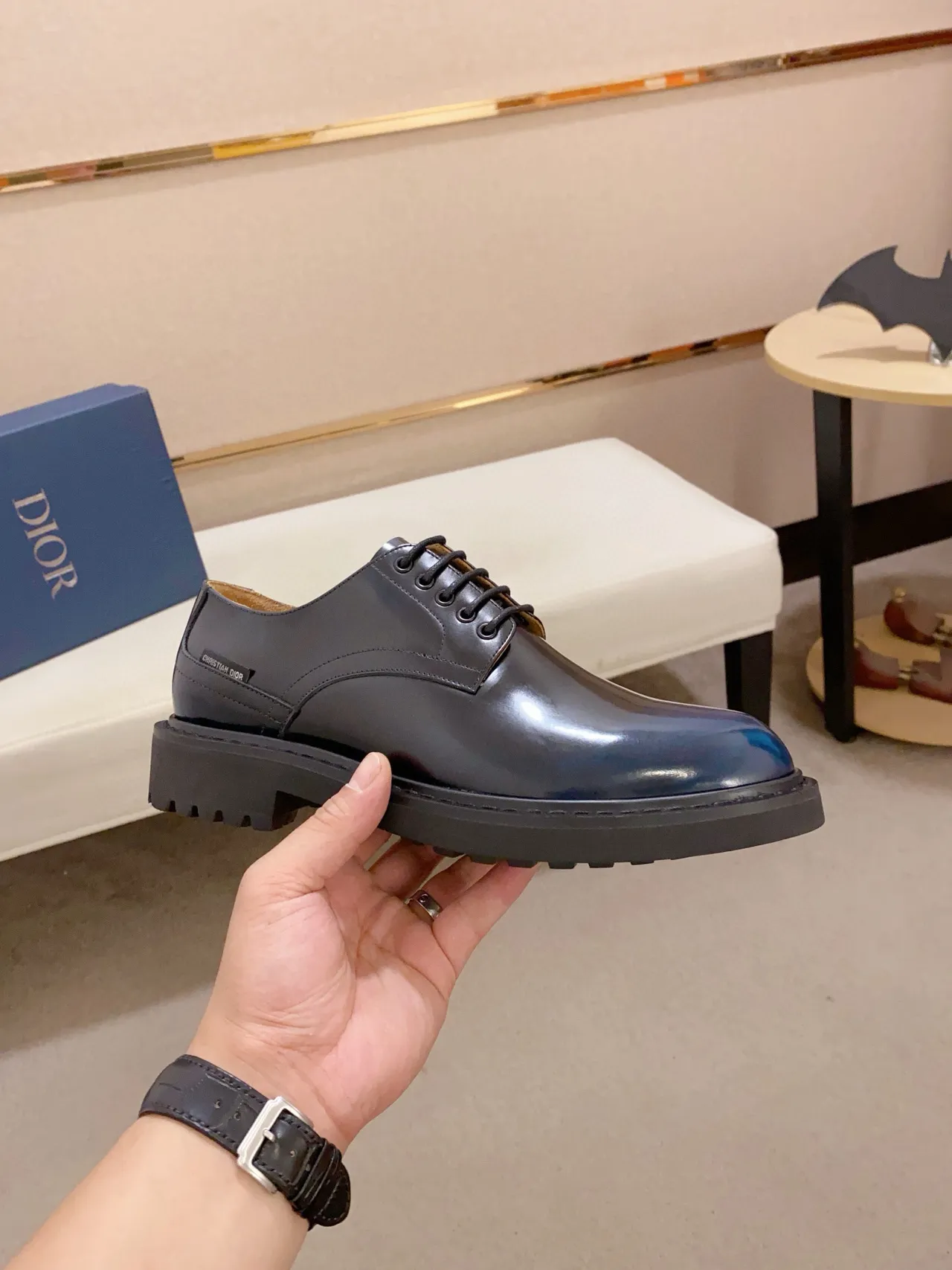 Christian Dior Chaussures Oxford en Cuir Poli à Cap-Toe et Semelle Lug, Couleur Marine 4