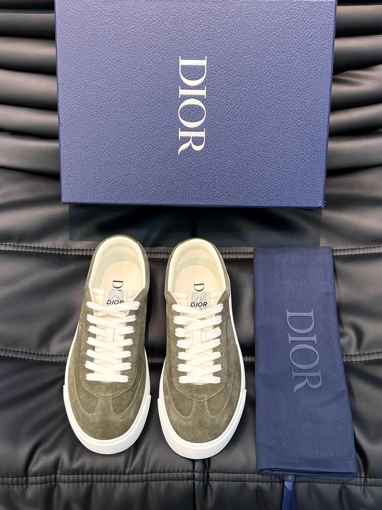 Dior B23 Army Green White Suede Upper Low-Top Lifestyle Sneakers 3