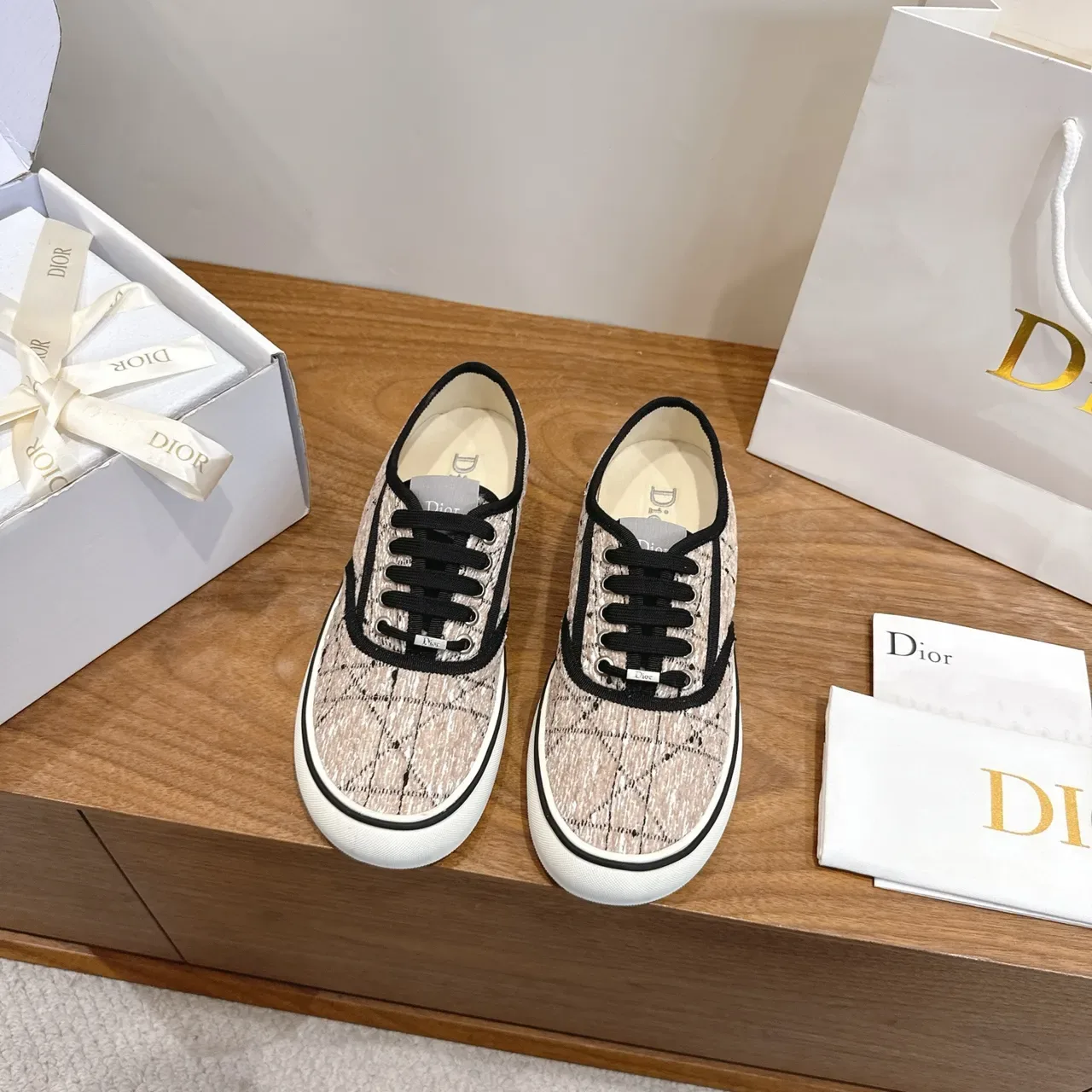 Dior B23 Beige Noir Tissu Texturé Supérieur Piping et Lacets Sneakers Lifestyle 5