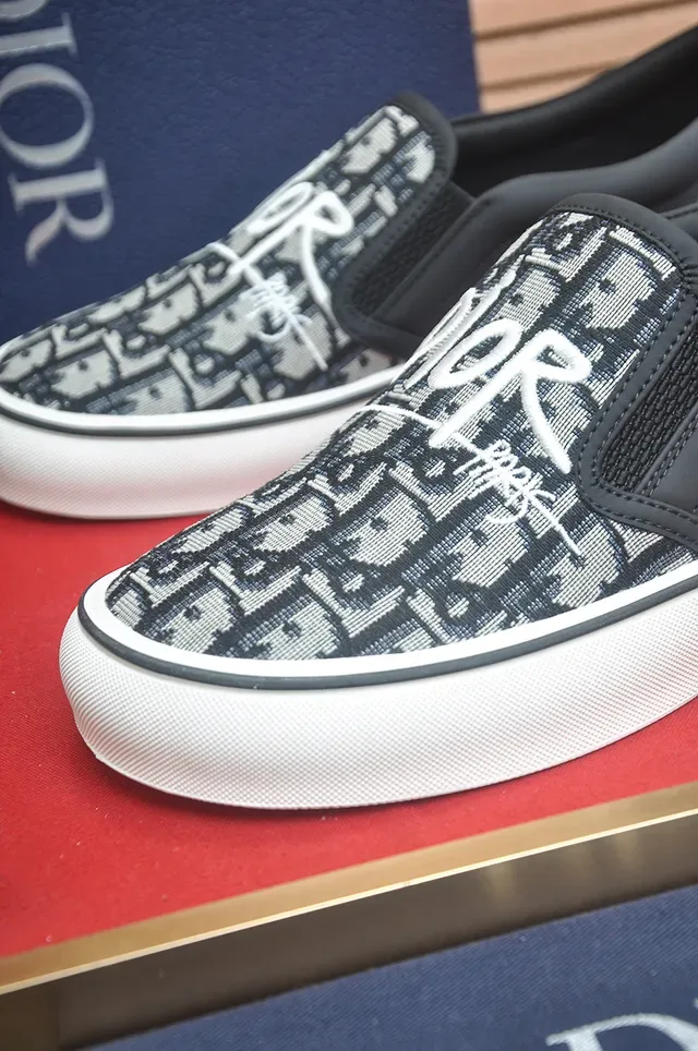 Dior B23 Oblique Monogram Slip-On Lifestyle Sneakers 2