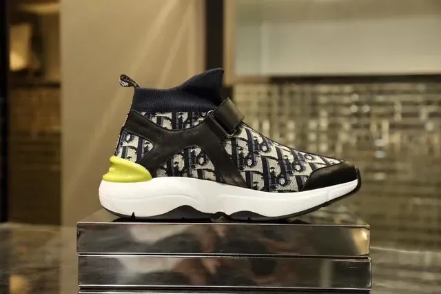 Dior B27 Oblique Monogram Slip-On Lifestyle Sneakers 2