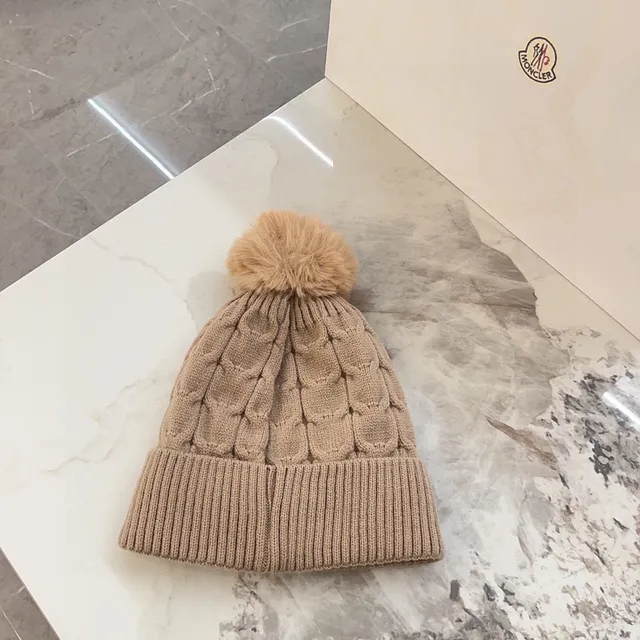 Dior Gorro Beige Marrón Tejido a Cable con Pom-Pom en la Parte Superior 3