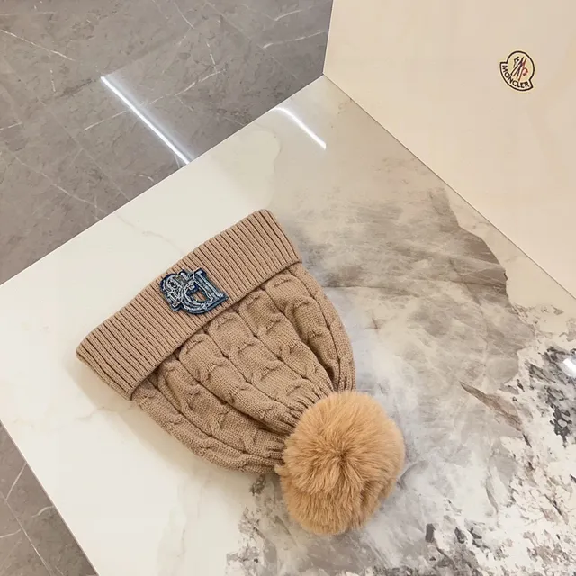 Dior Gorro Beige Marrón Tejido a Cable con Pom-Pom en la Parte Superior 5